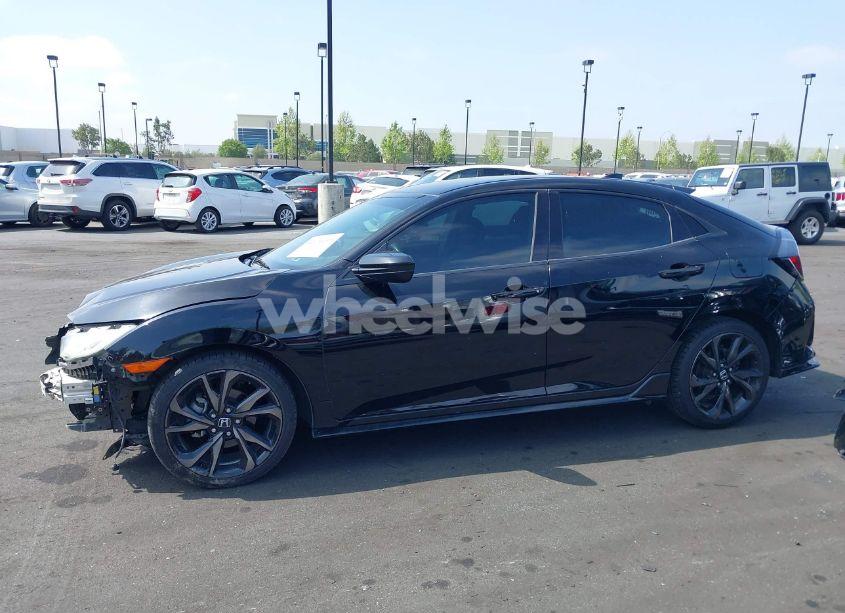 Photo 15 of 2018 Honda Civic SPORT (VIN SHHFK7H47JU411742)