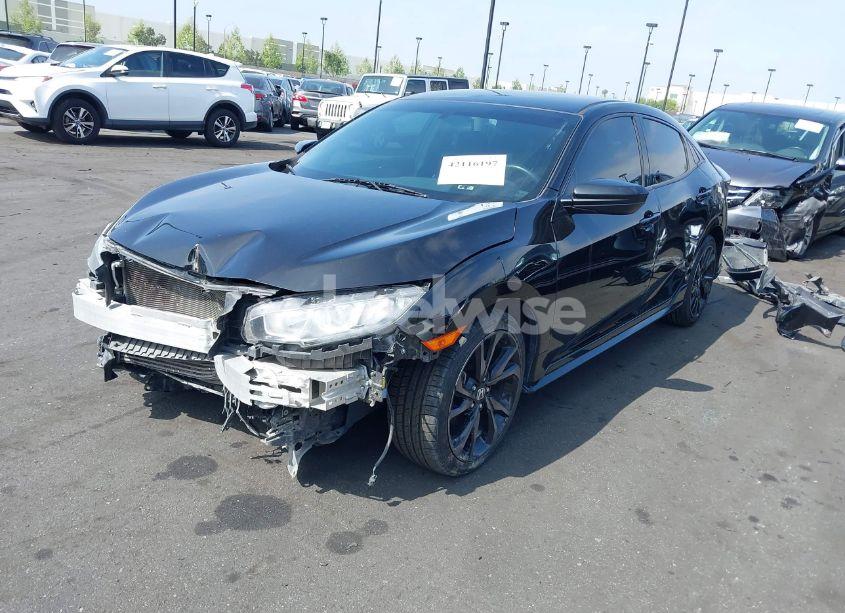Photo 2 of 2018 Honda Civic SPORT (VIN SHHFK7H47JU411742)