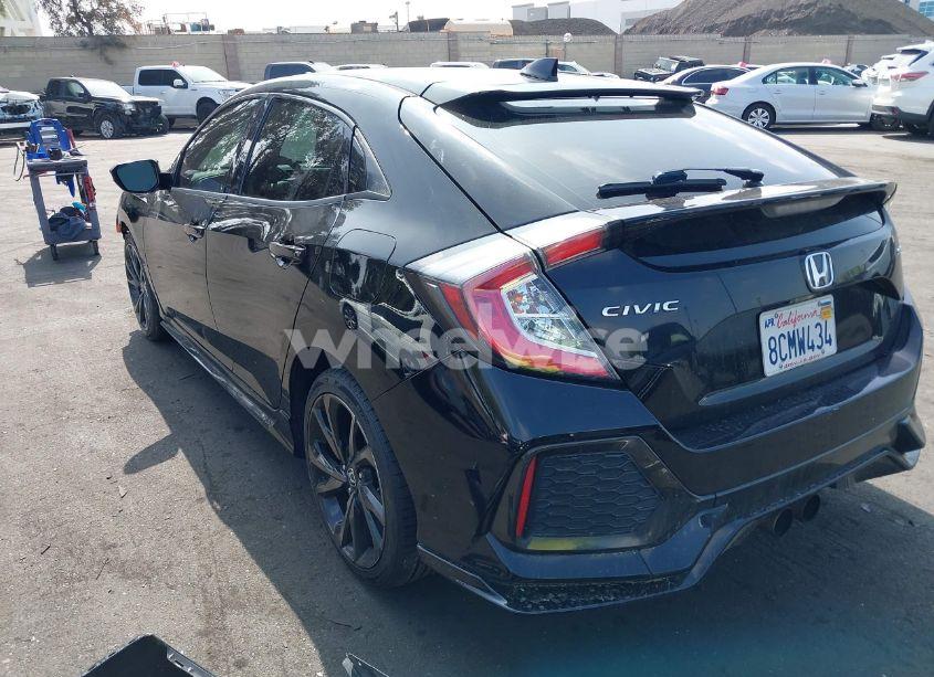 Photo 3 of 2018 Honda Civic SPORT (VIN SHHFK7H47JU411742)