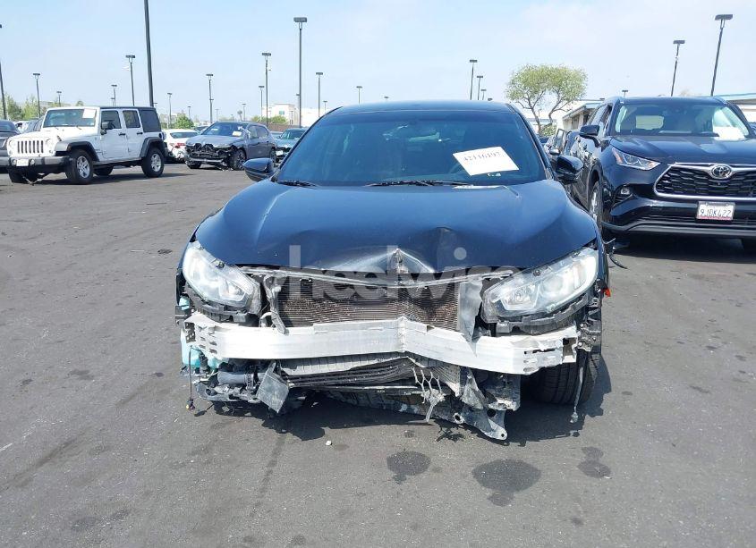 Photo 6 of 2018 Honda Civic SPORT (VIN SHHFK7H47JU411742)