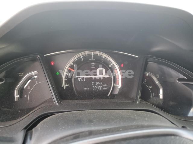 Photo 13 of 2018 HONDA CIVIC SPORT (VIN SHHFK7H47JU418562)