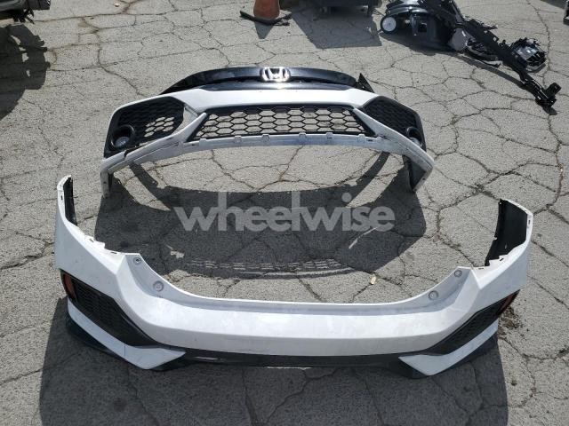 Photo 5 of 2018 HONDA CIVIC SPORT (VIN SHHFK7H47JU418562)