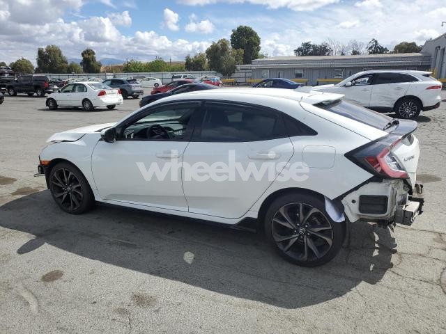 Photo 6 of 2018 HONDA CIVIC SPORT (VIN SHHFK7H47JU418562)