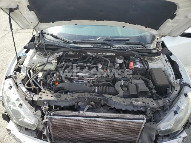 Photo 7 of 2018 HONDA CIVIC SPORT (VIN SHHFK7H47JU418562)