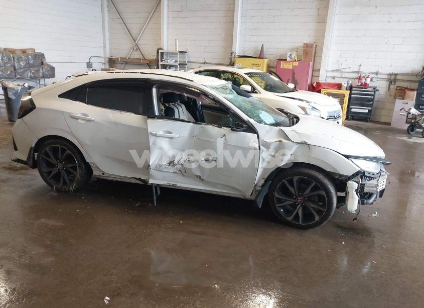 Photo 13 of 2018 Honda Civic SPORT (VIN SHHFK7H48JU416920)