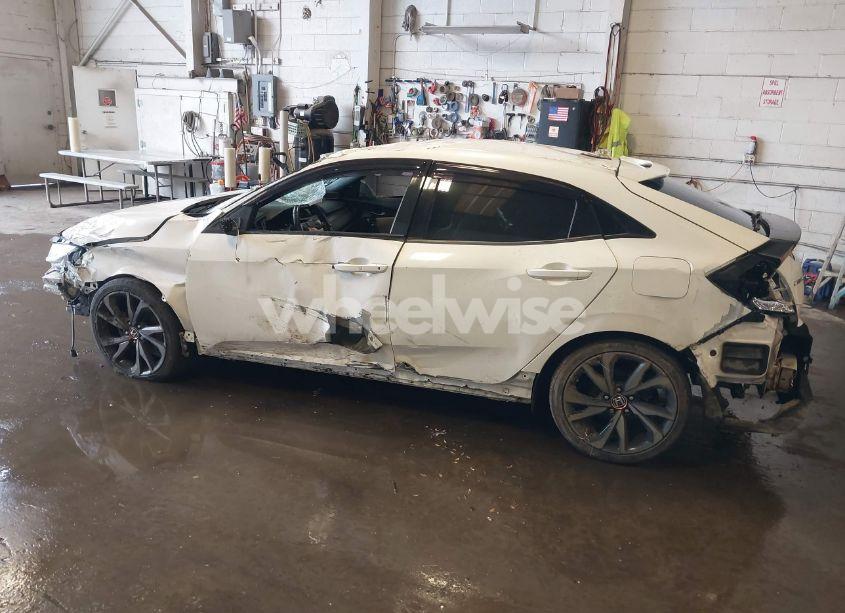 Photo 14 of 2018 Honda Civic SPORT (VIN SHHFK7H48JU416920)