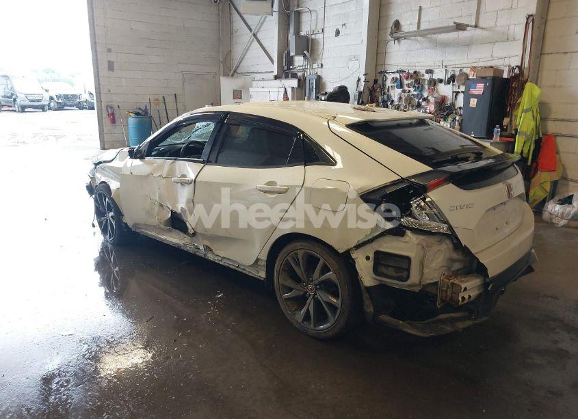 Photo 3 of 2018 Honda Civic SPORT (VIN SHHFK7H48JU416920)