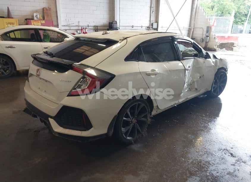 Photo 4 of 2018 Honda Civic SPORT (VIN SHHFK7H48JU416920)