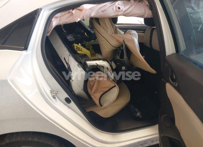 Photo 8 of 2018 Honda Civic SPORT (VIN SHHFK7H48JU416920)