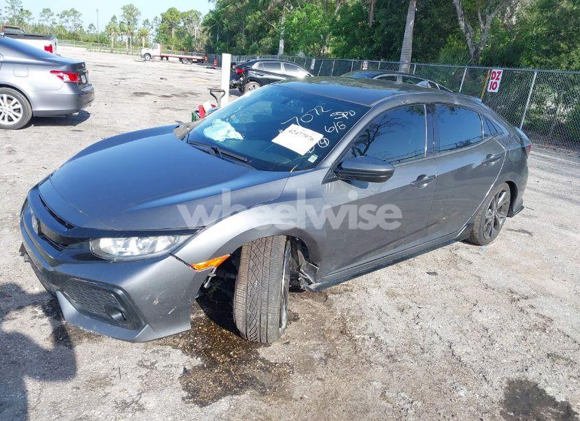 Photo 2 of 2018 Honda Civic SPORT (VIN SHHFK7H49JU207072)