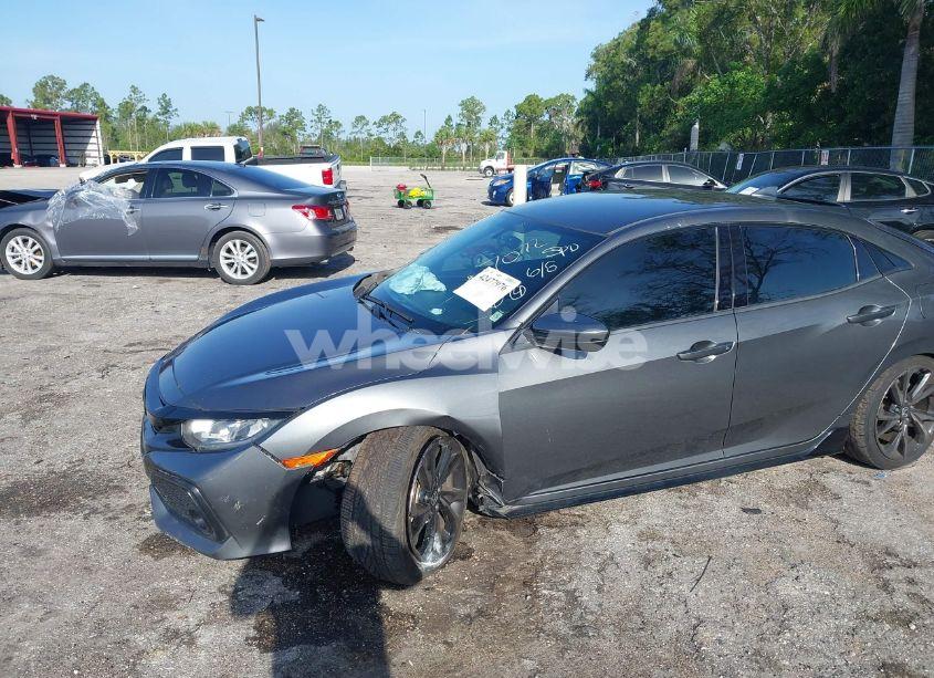 Photo 6 of 2018 Honda Civic SPORT (VIN SHHFK7H49JU207072)