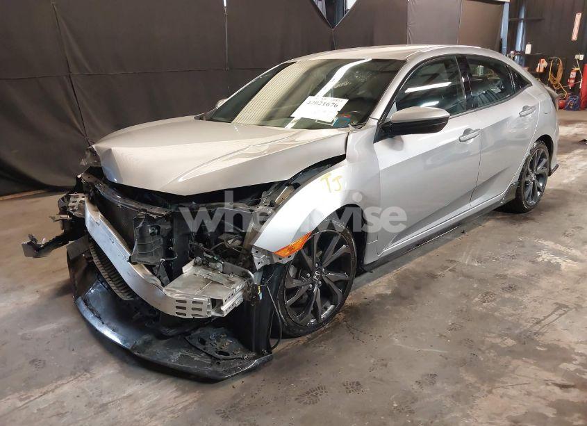 Photo 2 of 2018 Honda Civic SPORT (VIN SHHFK7H49JU408440)