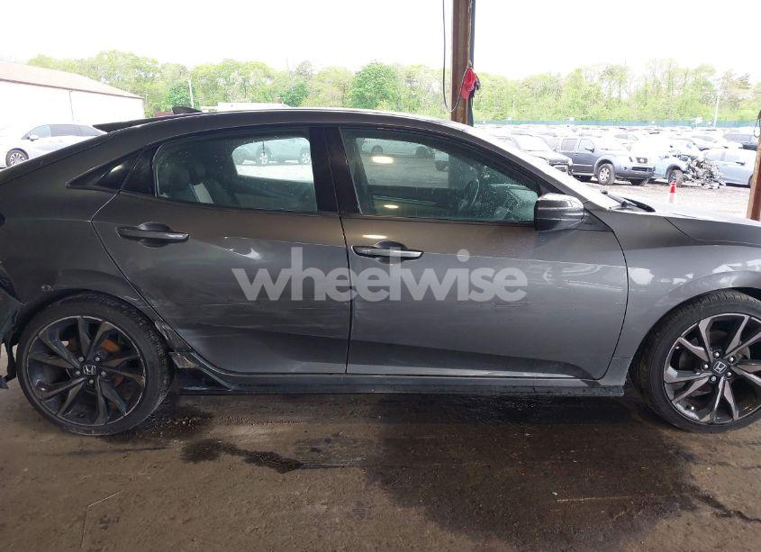 Photo 13 of 2018 Honda Civic SPORT (VIN SHHFK7H4XJU427093)