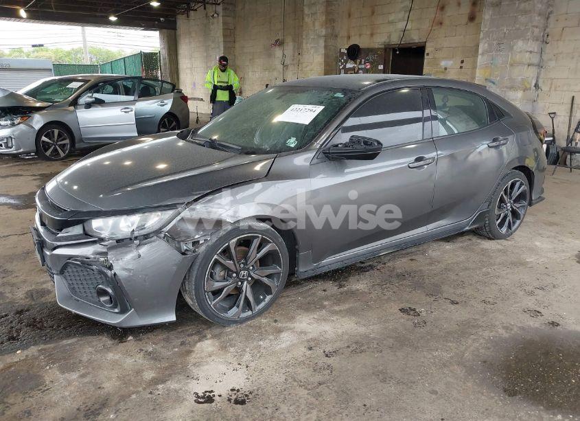 Photo 2 of 2018 Honda Civic SPORT (VIN SHHFK7H4XJU427093)