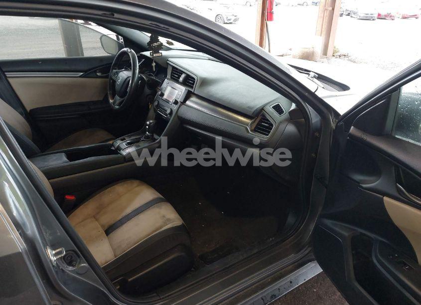 Photo 5 of 2018 Honda Civic SPORT (VIN SHHFK7H4XJU427093)