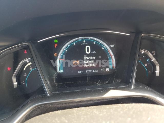 Photo 2 of 2018 HONDA CIVIC EX (VIN SHHFK7H53JU219565)