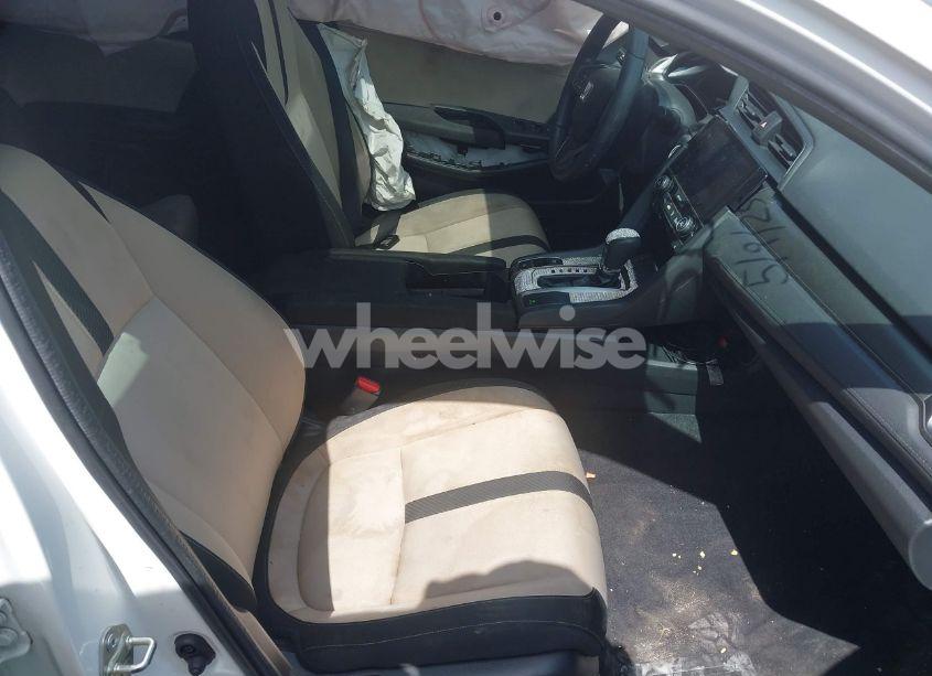 Photo 5 of 2018 Honda Civic EX (VIN SHHFK7H58JU211302)