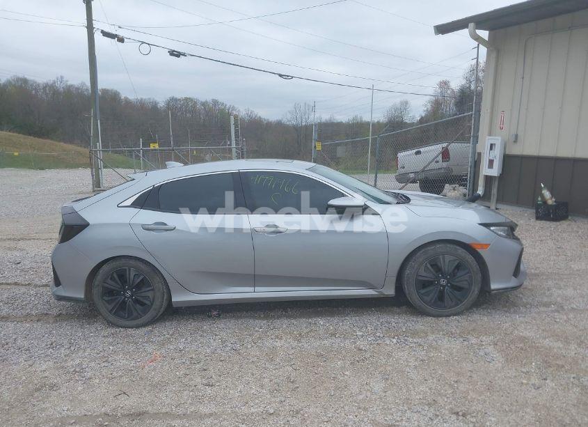 Photo 13 of 2019 Honda Civic EX (VIN SHHFK7H64KU213574)