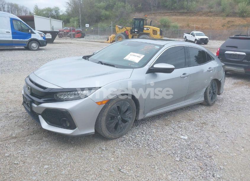 Photo 2 of 2019 Honda Civic EX (VIN SHHFK7H64KU213574)