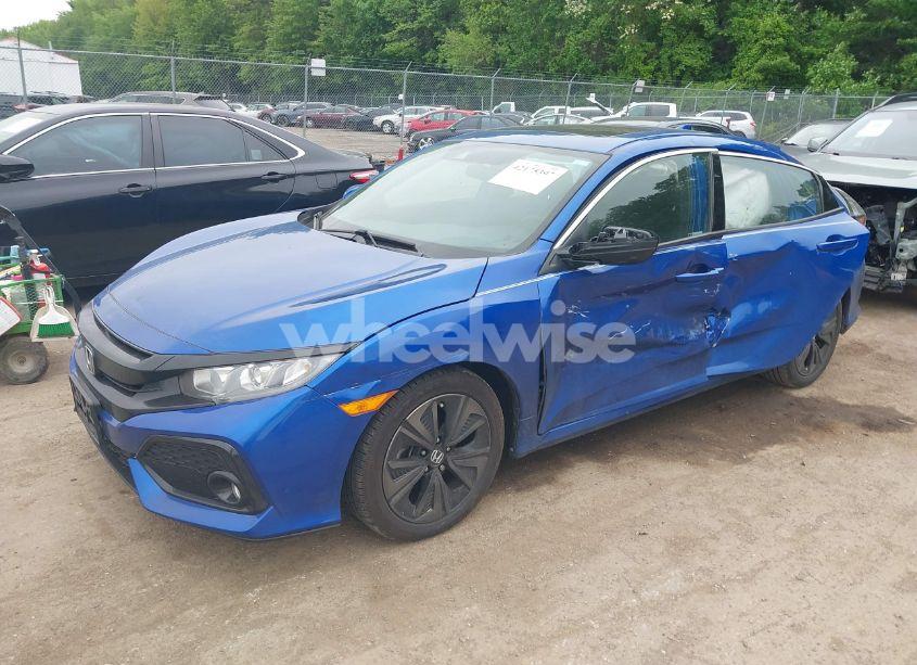 Photo 2 of 2019 Honda Civic EX (VIN SHHFK7H67KU402820)