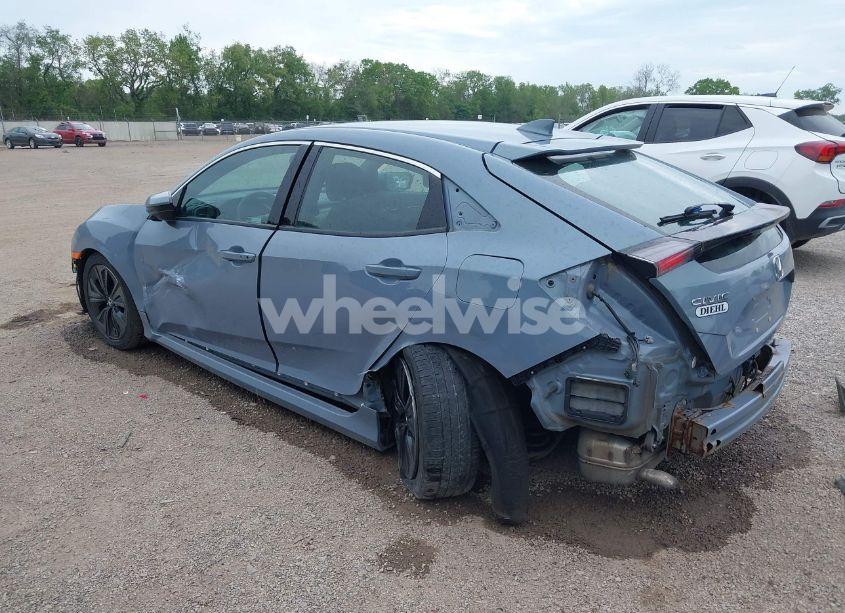 Photo 3 of 2019 Honda Civic EX (VIN SHHFK7H68KU209964)