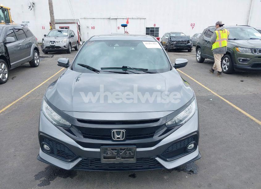 Photo 12 of 2017 Honda Civic SPORT TOURING (VIN SHHFK7H90HU425021)