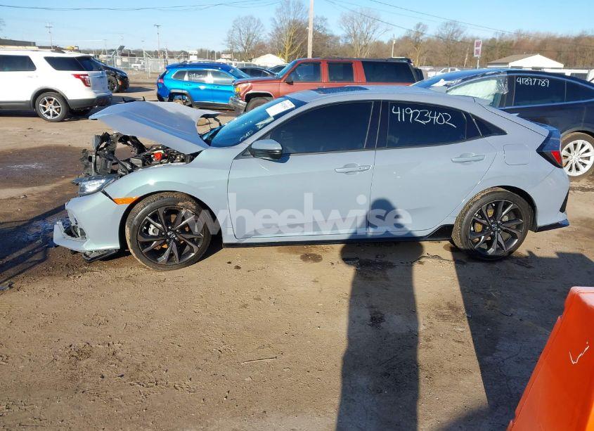 Photo 14 of 2018 Honda Civic SPORT TOURING (VIN SHHFK7H91JU235377)