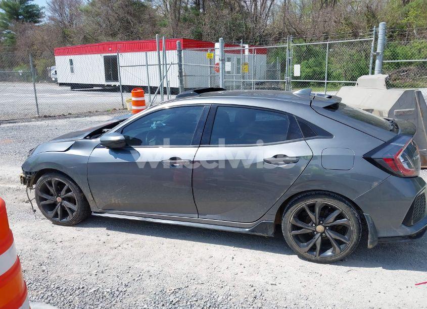 Photo 13 of 2018 Honda Civic SPORT TOURING (VIN SHHFK7H9XJU202202)