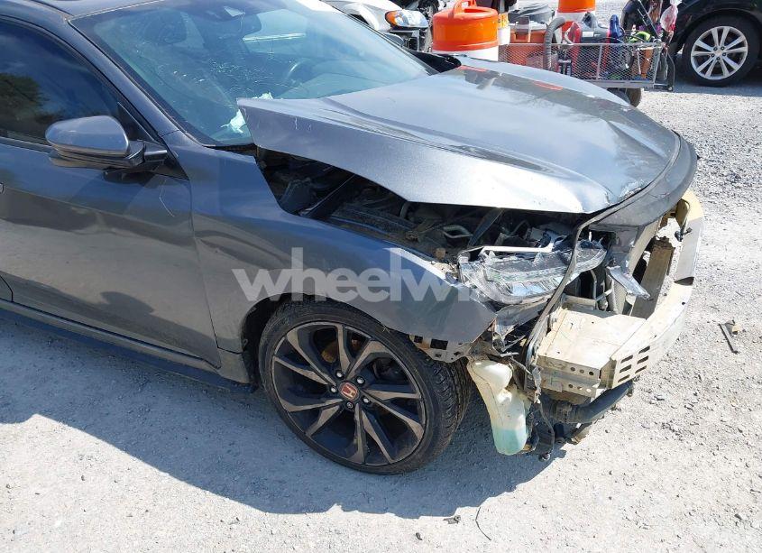 Photo 16 of 2018 Honda Civic SPORT TOURING (VIN SHHFK7H9XJU202202)