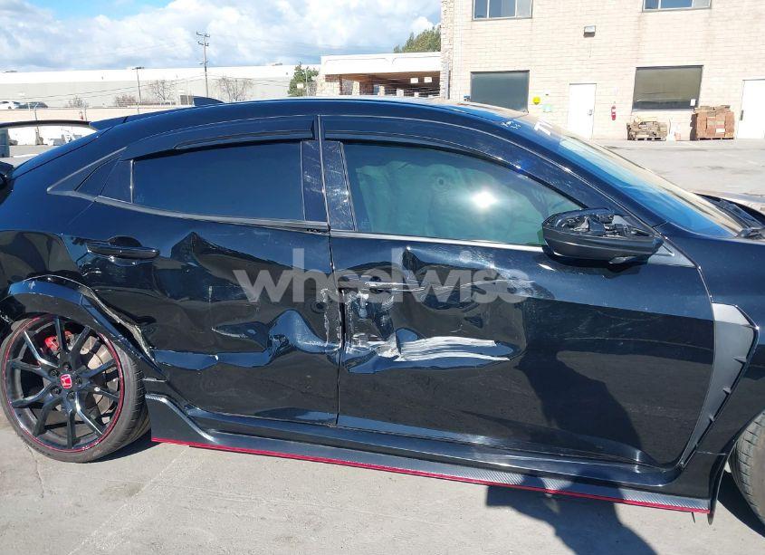 Photo 6 of 2019 Honda Civic TYPE R TOURING (VIN SHHFK8G74KU206849)
