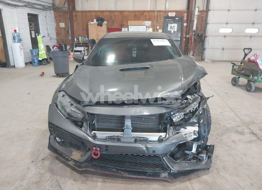 Photo 12 of 2019 Honda Civic TYPE R TOURING (VIN SHHFK8G79KU202943)