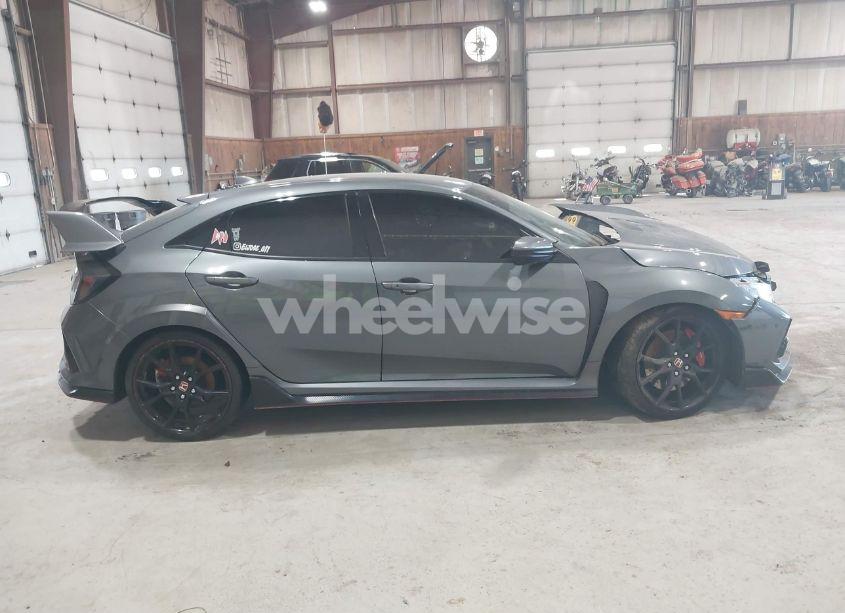 Photo 13 of 2019 Honda Civic TYPE R TOURING (VIN SHHFK8G79KU202943)