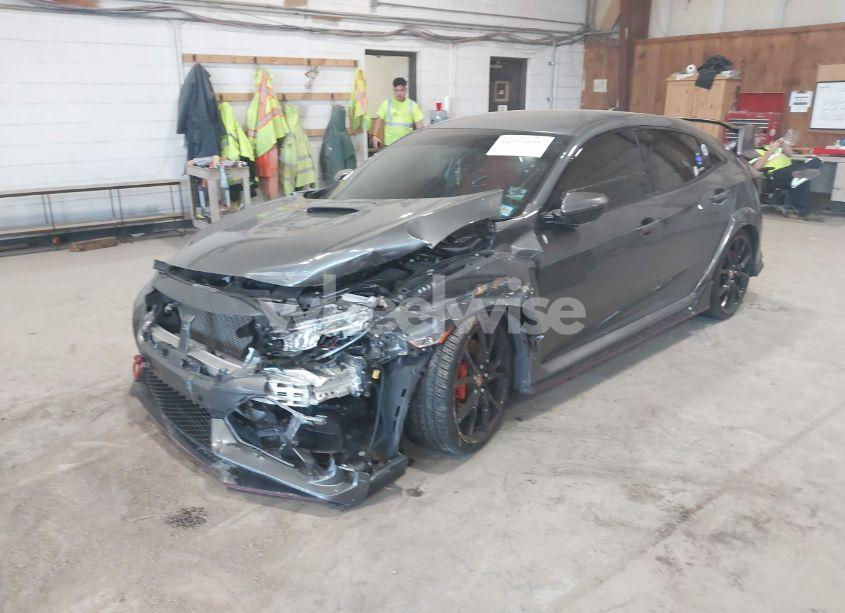 Photo 2 of 2019 Honda Civic TYPE R TOURING (VIN SHHFK8G79KU202943)
