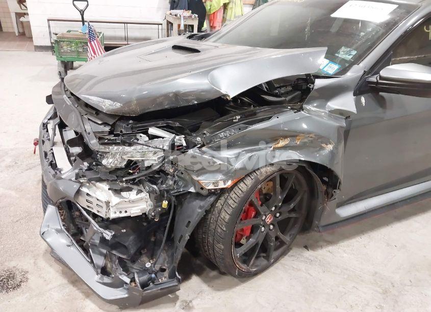 Photo 6 of 2019 Honda Civic TYPE R TOURING (VIN SHHFK8G79KU202943)