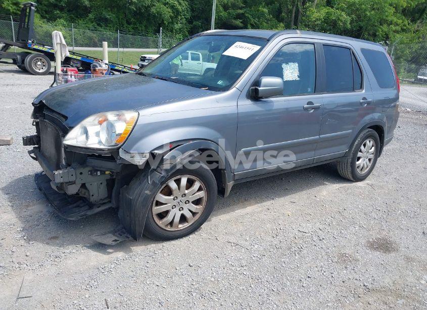 Photo 2 of 2005 Honda Cr-v SE (VIN SHSRD78925U322048)