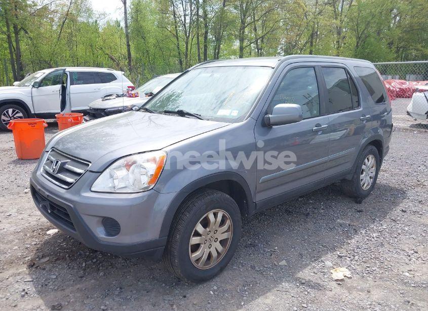 Photo 2 of 2005 Honda Cr-v SE (VIN SHSRD789X5U333671)