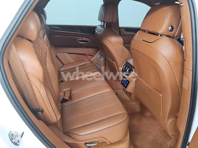 2021 BENTLEY BENTAYGA (VIN SJAAM2ZV7MC033604) main photo