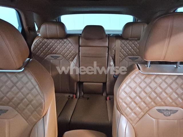 Photo 10 of 2021 BENTLEY BENTAYGA (VIN SJAAM2ZV7MC033604)