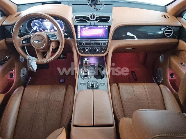 Photo 11 of 2021 BENTLEY BENTAYGA (VIN SJAAM2ZV7MC033604)