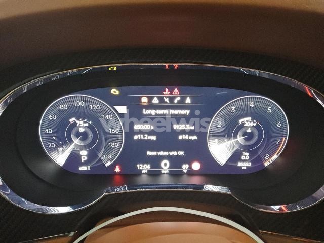 Photo 13 of 2021 BENTLEY BENTAYGA (VIN SJAAM2ZV7MC033604)