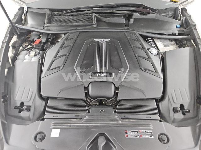 Photo 3 of 2021 BENTLEY BENTAYGA (VIN SJAAM2ZV7MC033604)