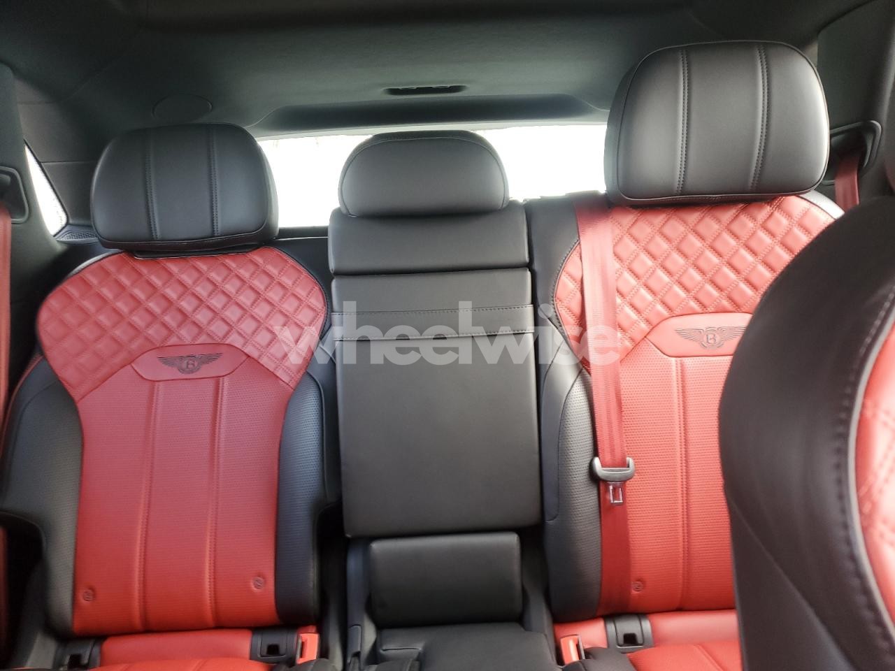 Photo 10 of 2021 BENTLEY BENTAYGA (VIN SJAAM2ZVXMC034004)