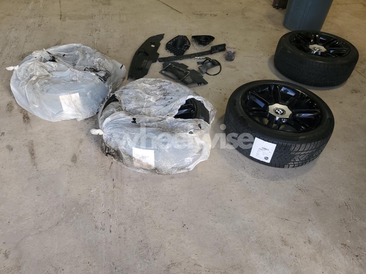 Photo 13 of 2021 BENTLEY BENTAYGA (VIN SJAAM2ZVXMC034004)