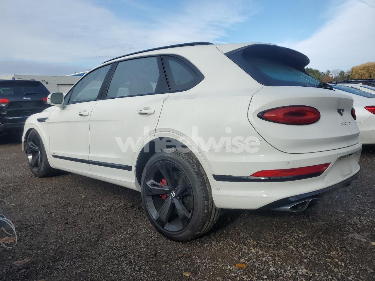 Photo 2 of 2021 BENTLEY BENTAYGA (VIN SJAAM2ZVXMC034004)