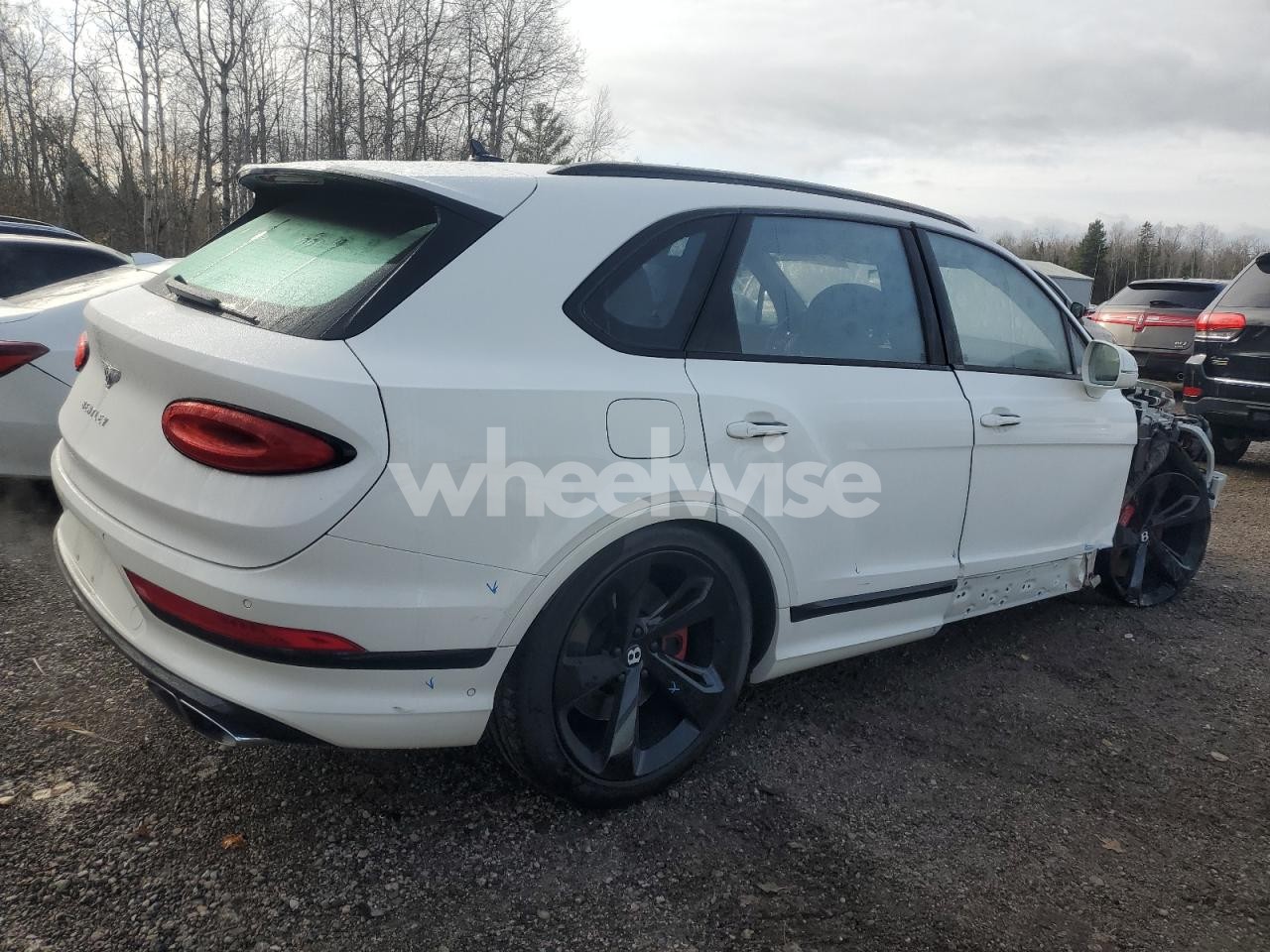 Photo 3 of 2021 BENTLEY BENTAYGA (VIN SJAAM2ZVXMC034004)