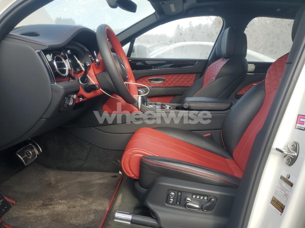 Photo 7 of 2021 BENTLEY BENTAYGA (VIN SJAAM2ZVXMC034004)