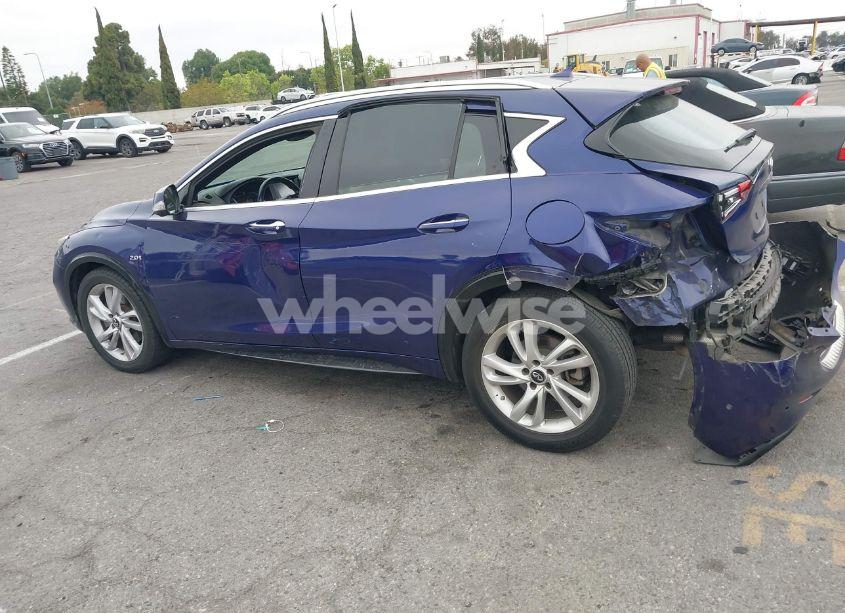 Photo 14 of 2018 Infiniti Qx30 PREMIUM (VIN SJKCH5CP8JA046812)