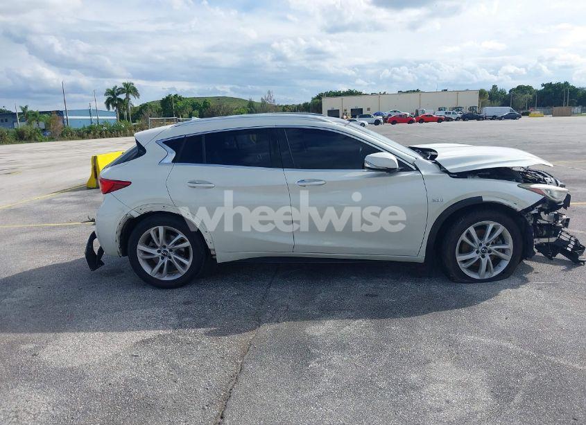 Photo 14 of 2018 Infiniti Qx30 PREMIUM (VIN SJKCH5CPXJA041661)