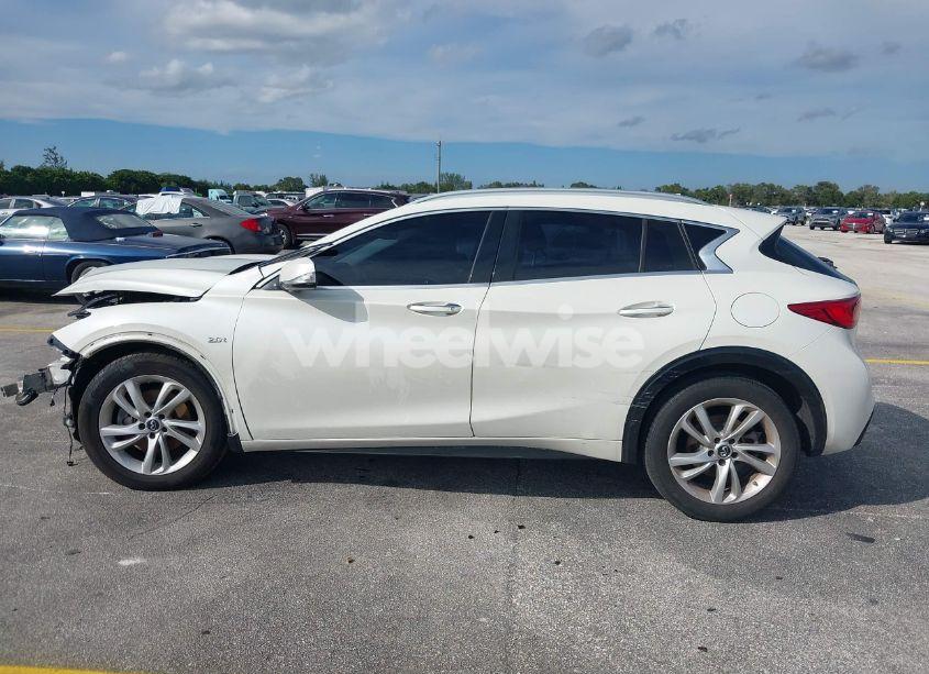 Photo 15 of 2018 Infiniti Qx30 PREMIUM (VIN SJKCH5CPXJA041661)
