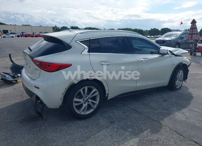 Photo 4 of 2018 Infiniti Qx30 PREMIUM (VIN SJKCH5CPXJA041661)